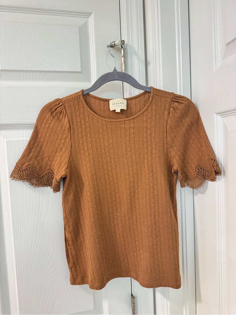 Sezane CLÉA T-SHIRT pointelle lace trim shortsleeve coquette Sz S coffee brown - Picture 6 of 6
